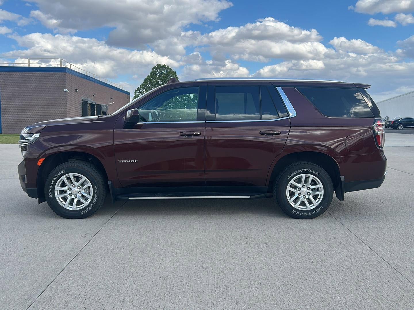 Used 2023 Chevrolet Tahoe LT AWD/4WD image 1