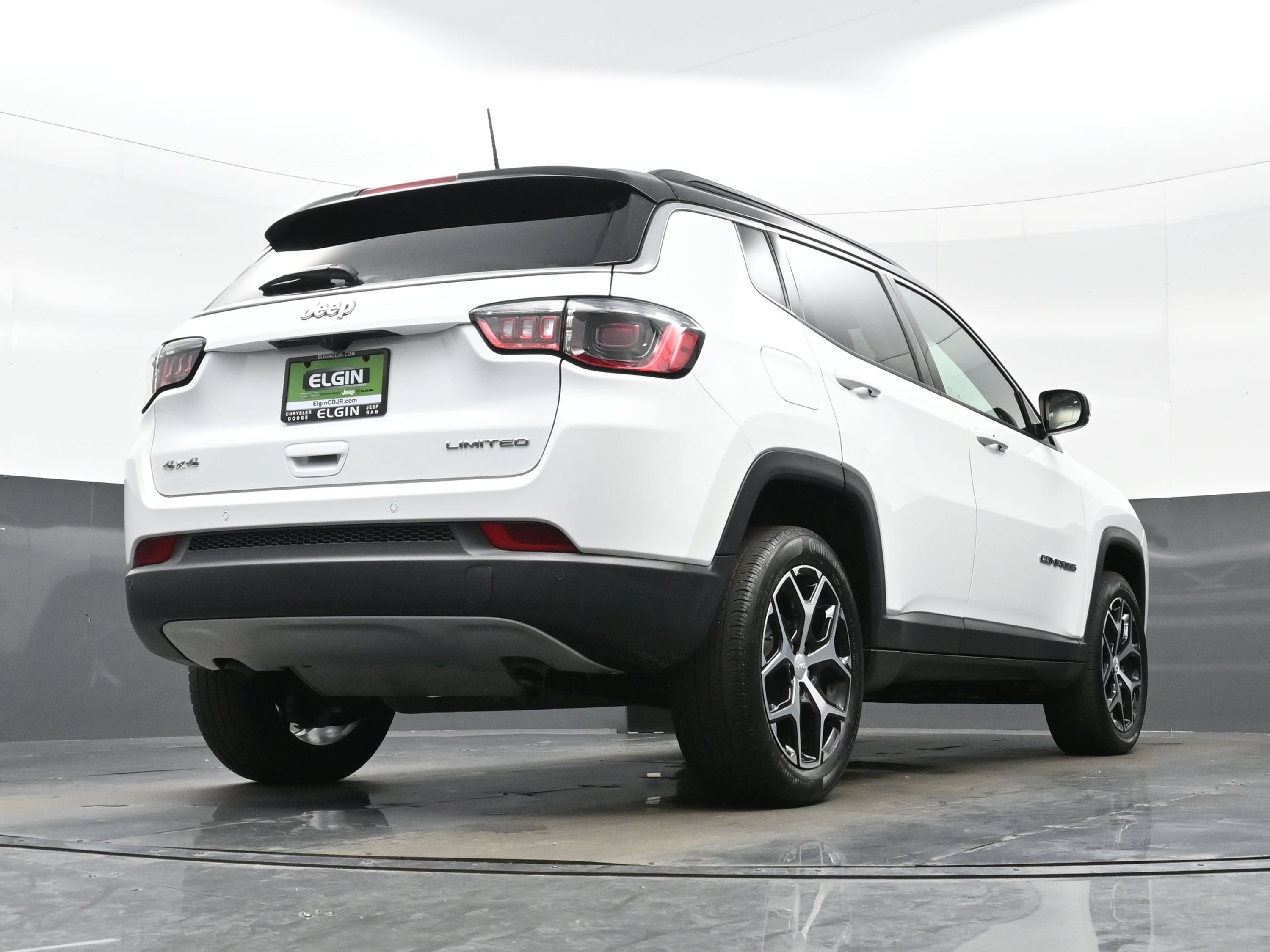 Used 2024 Jeep Compass Limited AWD/4WD image 32
