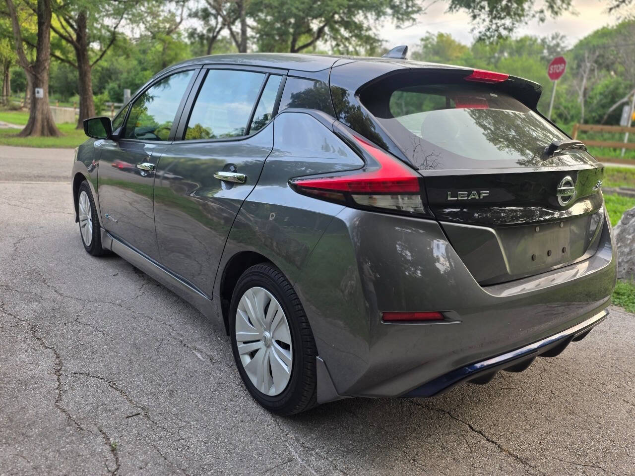 Used 2019 Nissan Leaf S w/ S Charge Package FWD image 5