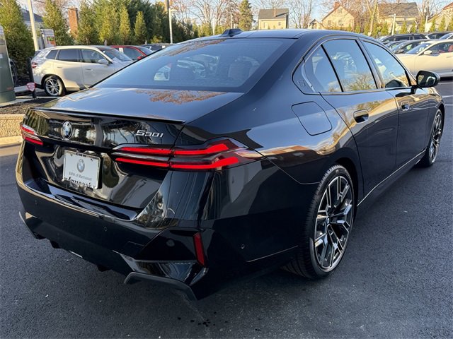Used 2025 BMW 530i xDrive 530i xDrive w/ M Sport Package image 5
