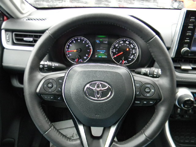 Used 2020 Toyota RAV4 XLE Premium AWD/4WD image 11