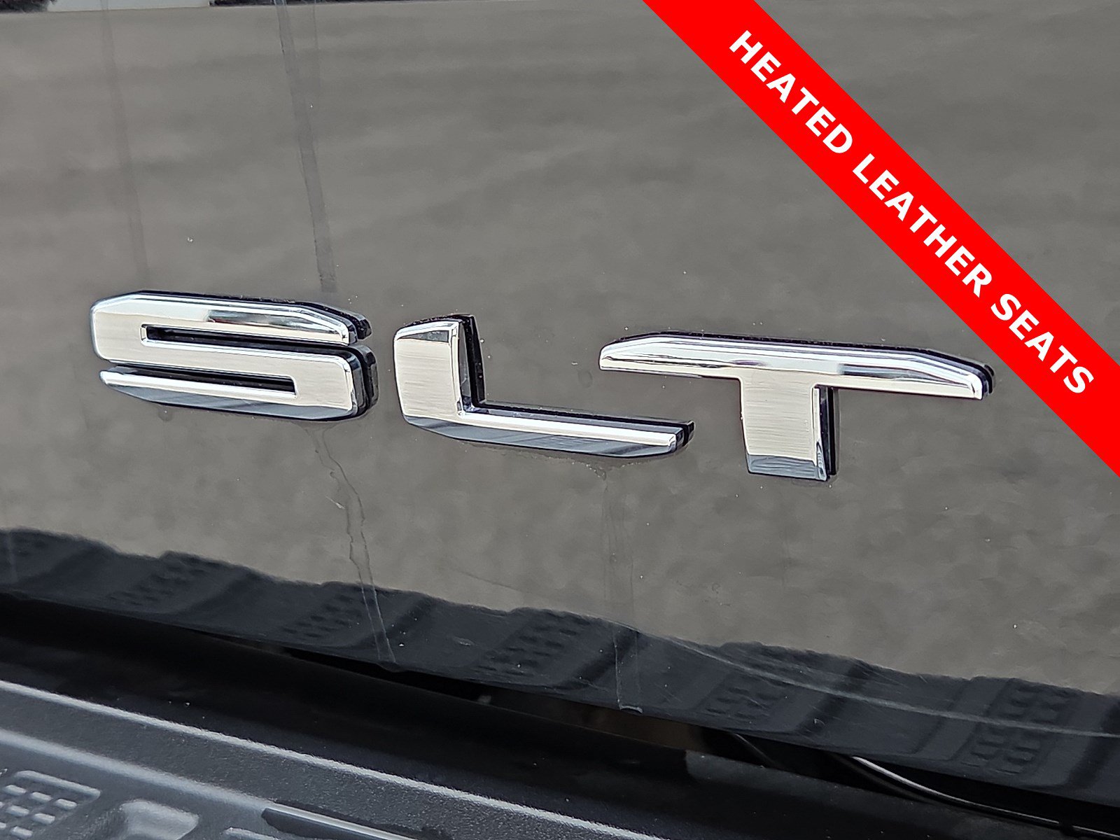 Used 2024 GMC Sierra 1500 SLT AWD/4WD image 8