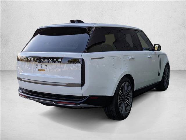 Certified 2025 Land Rover Range Rover SE image 6