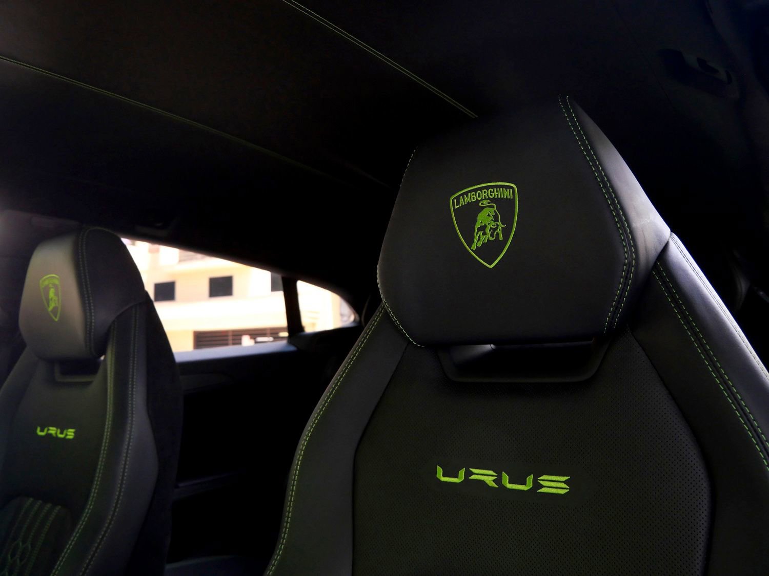 Used 2023 Lamborghini Urus Performante AWD/4WD image 34