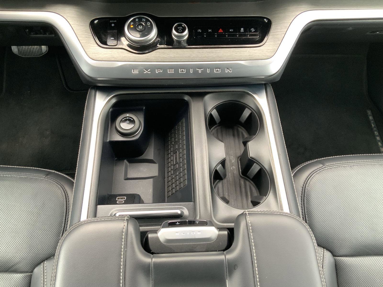 Used 2025 Ford Expedition Platinum image 53
