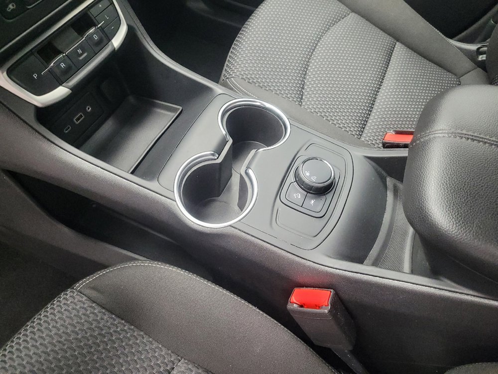 Used 2024 GMC Terrain SLE image 26