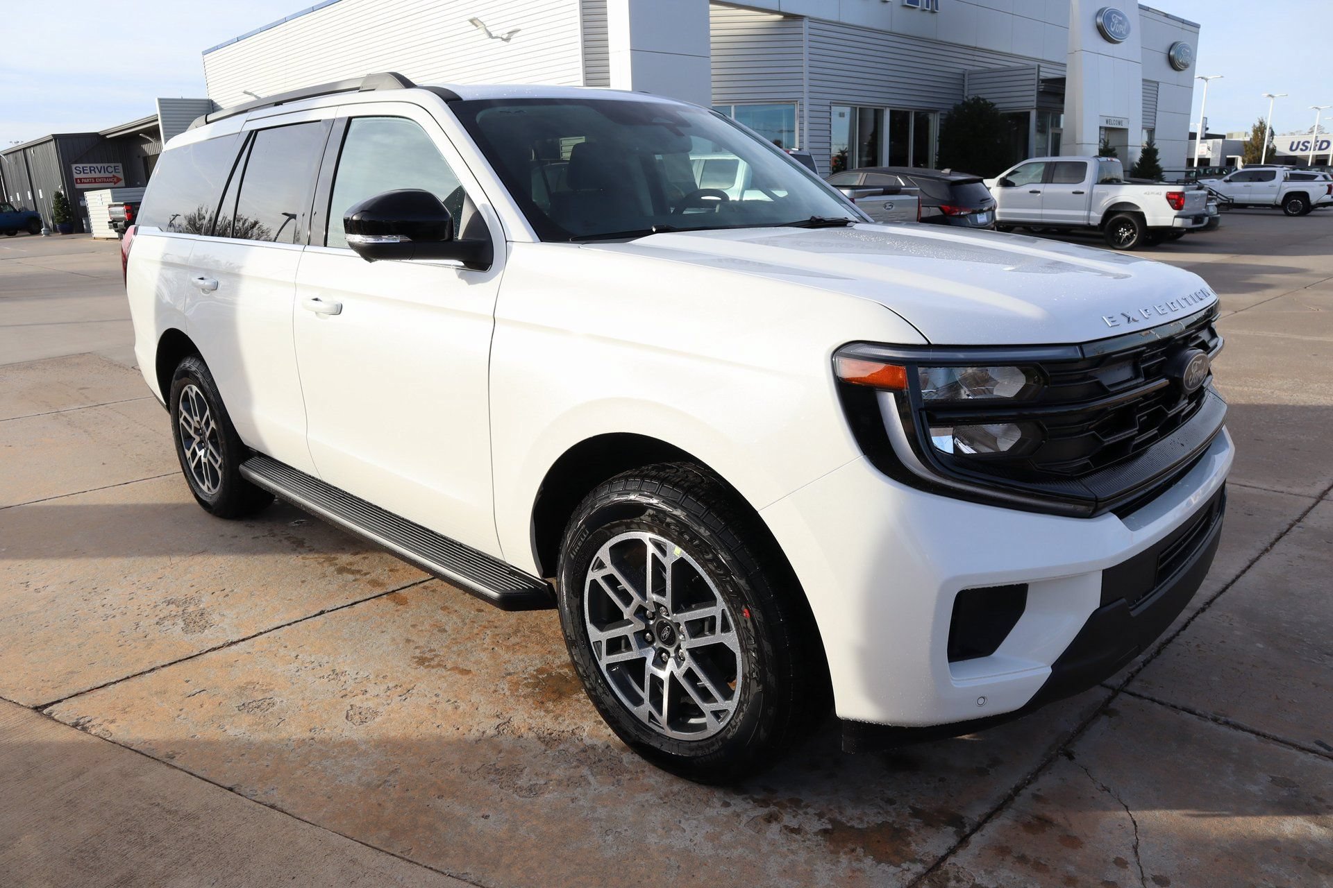 New 2025 Ford Expedition Active AWD/4WD image 1