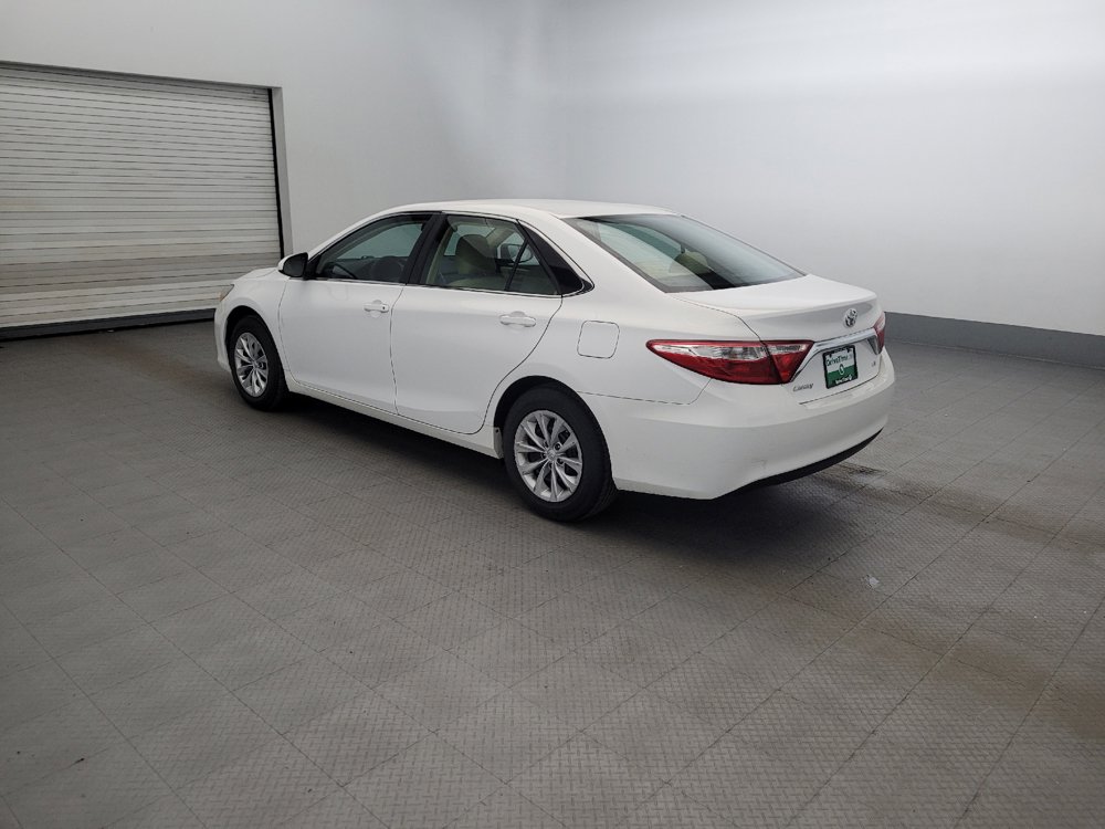 Used 2017 Toyota Camry LE FWD image 3