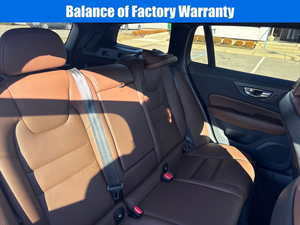 Used 2024 Volvo V60 B5 Cross Country Plus image 11