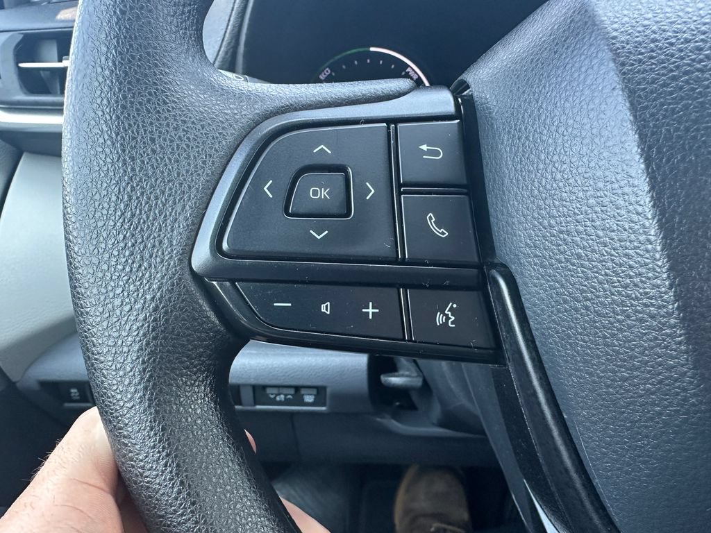 Used 2024 Toyota Sienna LE AWD/4WD image 18