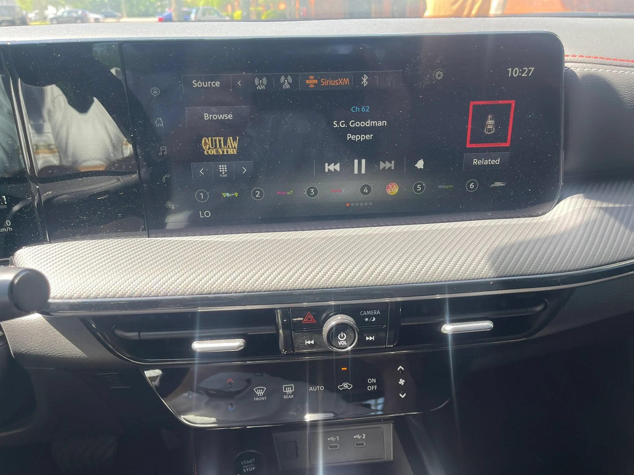 Used 2025 Nissan Kicks SR FWD image 18