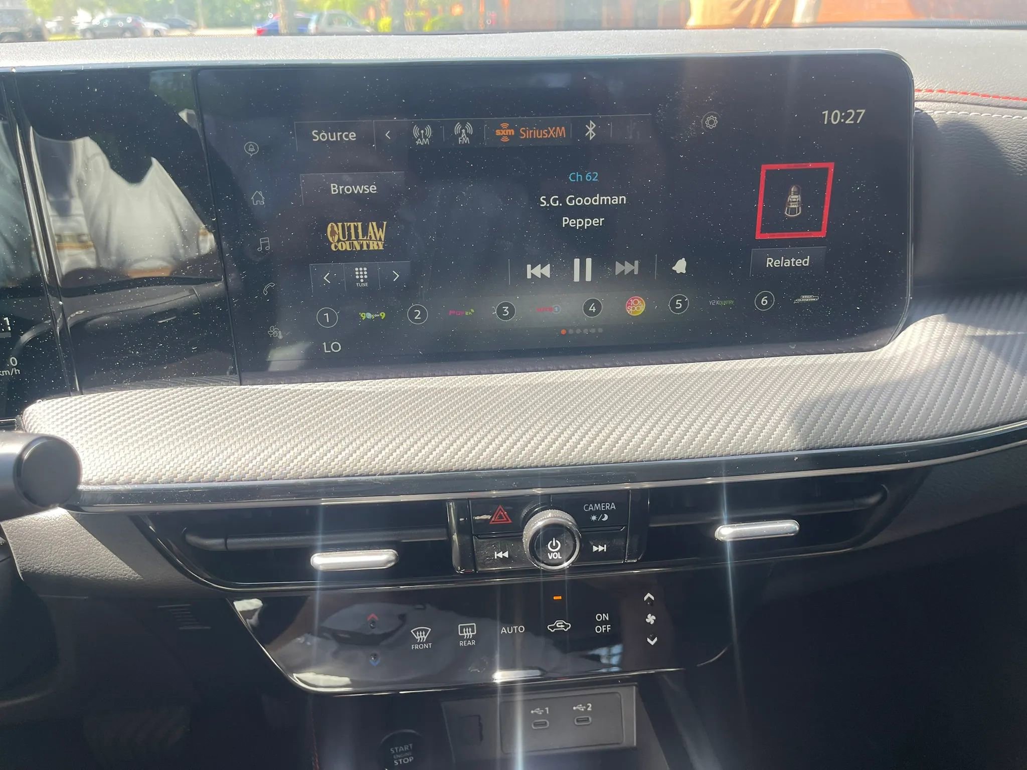 Used 2025 Nissan Kicks SR FWD image 18