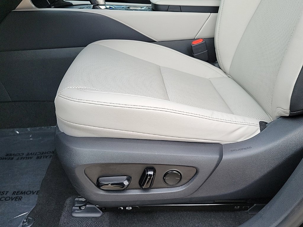 Used 2024 Lexus RX 350 Premium w/ Accessory Package (Z1) AWD/4WD image 12