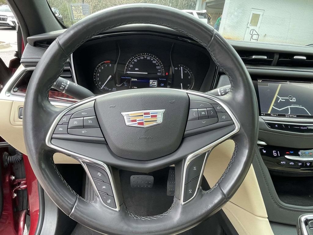 Used 2018 Cadillac XT5 Luxury w/ Driver Awareness Package image 21