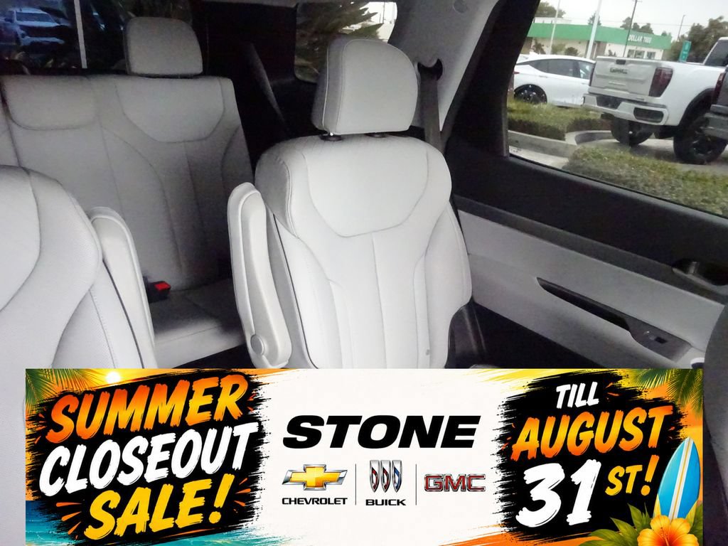 Used 2025 Hyundai Palisade SEL FWD image 16