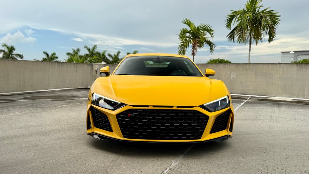 Used 2021 Audi R8 V10 w/ Premium Package RWD image 3