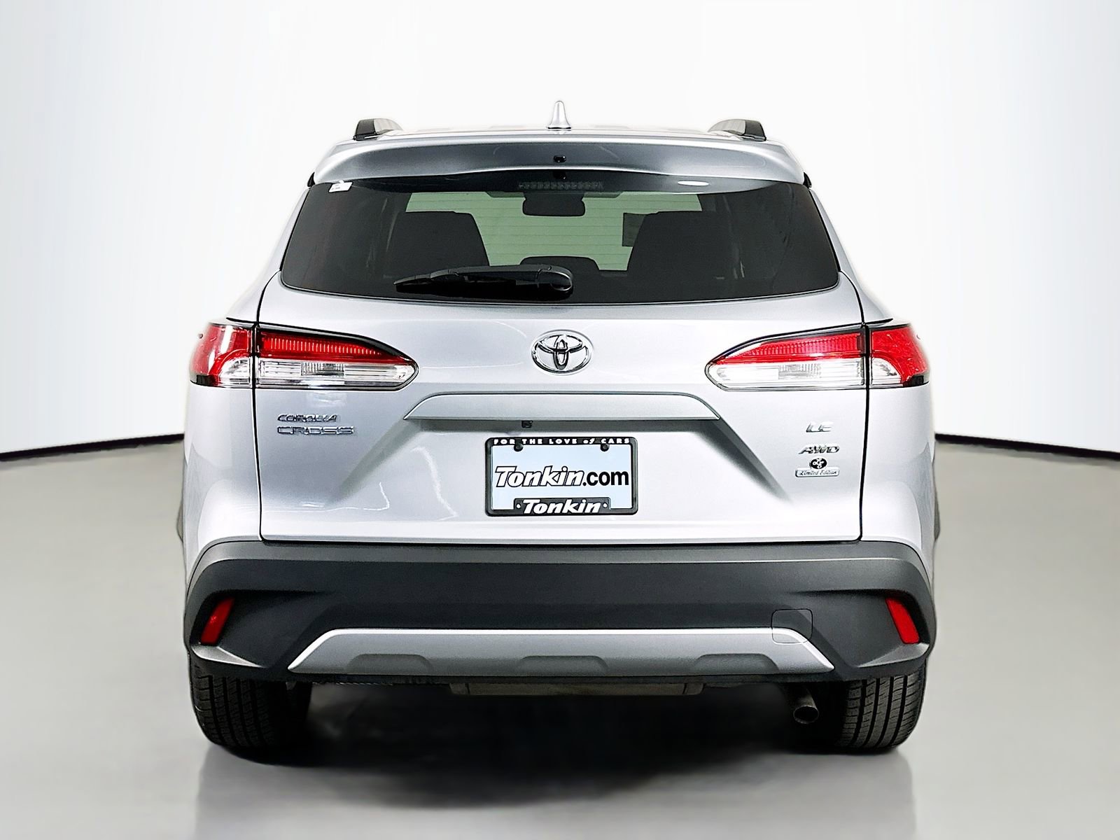 Certified 2024 Toyota Corolla Cross LE w/ Moonroof Package AWD/4WD image 6