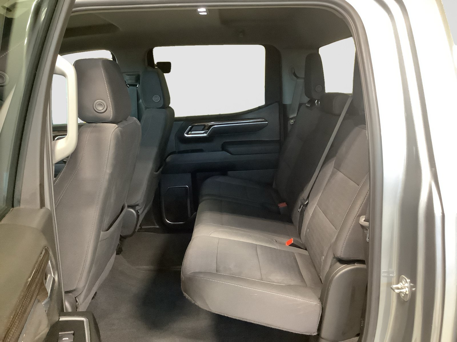 Used 2025 Chevrolet Silverado 1500 LT RWD image 12
