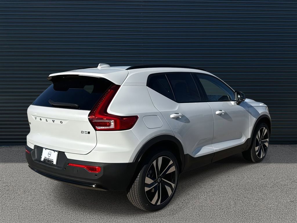 New 2026 Volvo XC40 B5 Ultra w/ Climate Package AWD/4WD image 5