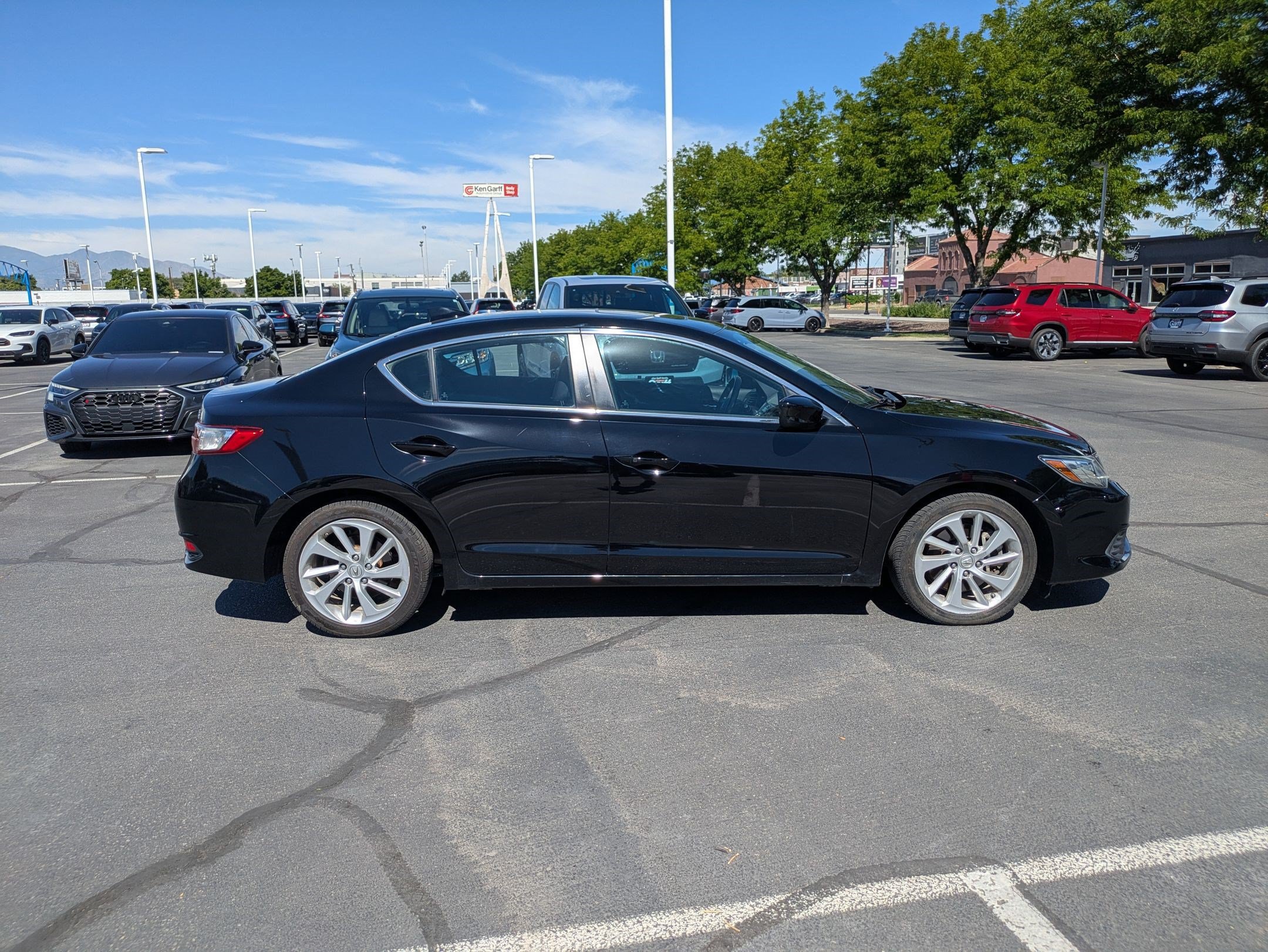 Used 2018 Acura ILX FWD image 2