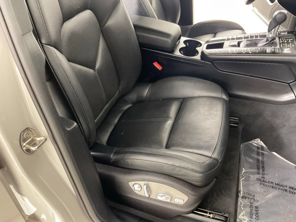 Used 2021 Porsche Macan AWD/4WD image 28