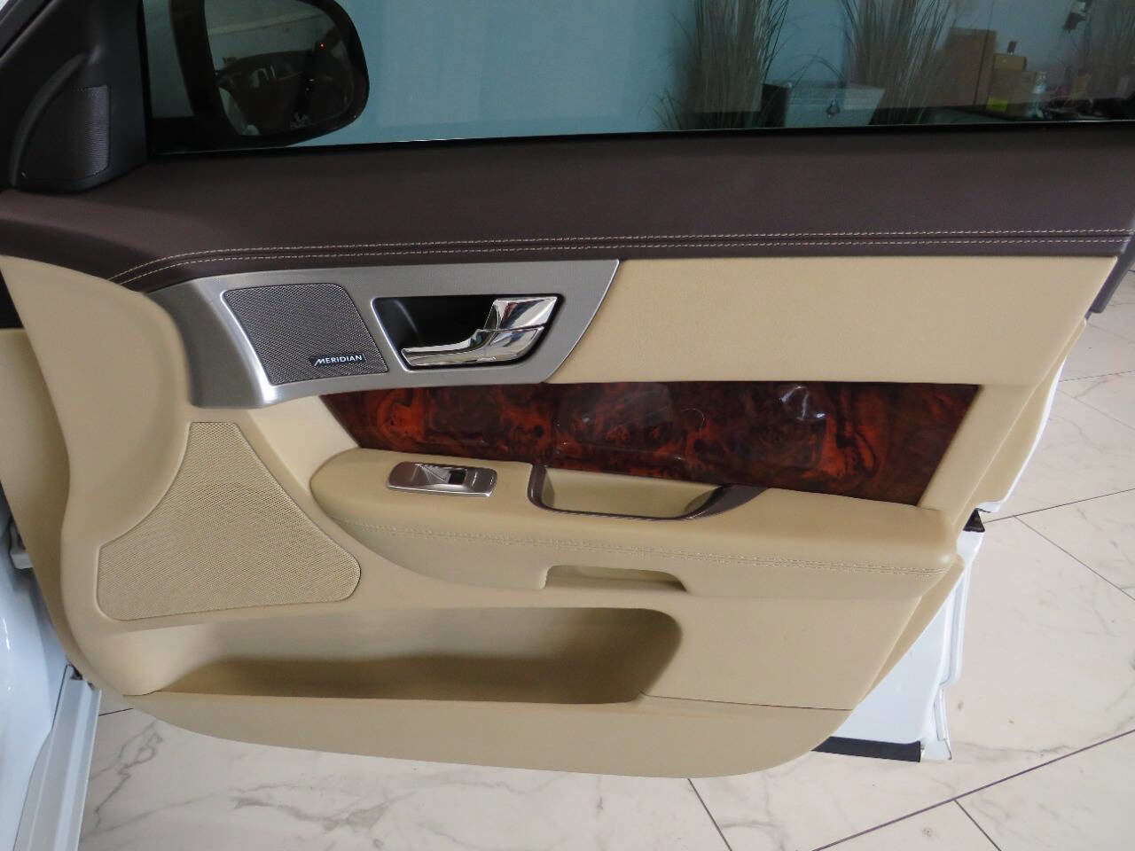 Used 2013 Jaguar XF 3.0 image 25