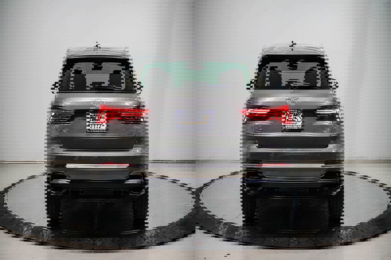 Used 2019 Audi Q3 2.0T Premium image 3