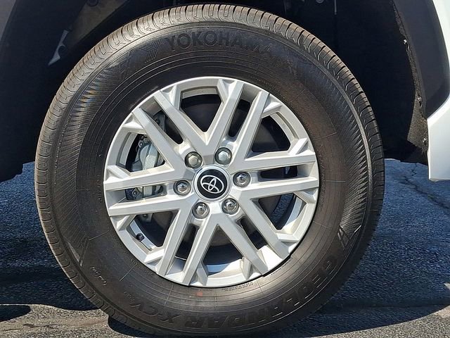 Used 2024 Toyota Tundra SR5 w/ SR5 Convenience Package AWD/4WD image 8