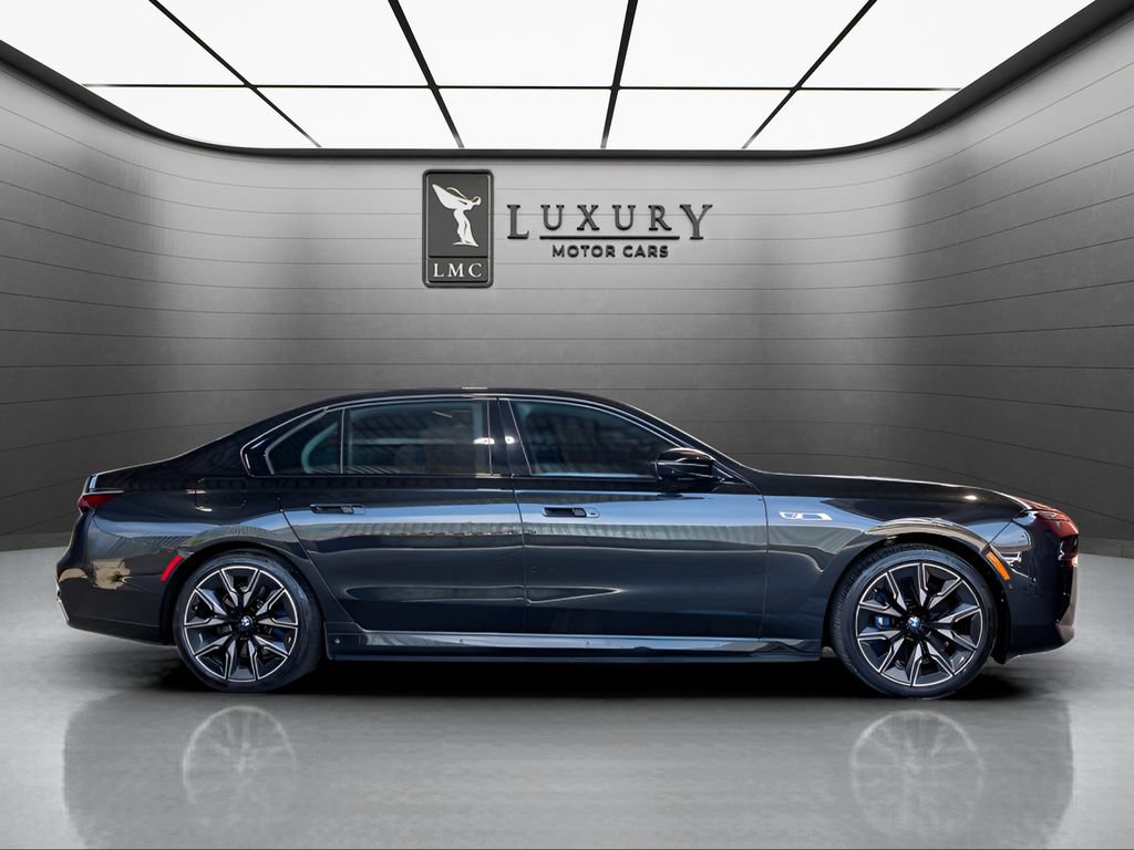 Used 2024 BMW i7 M70 AWD/4WD image 9