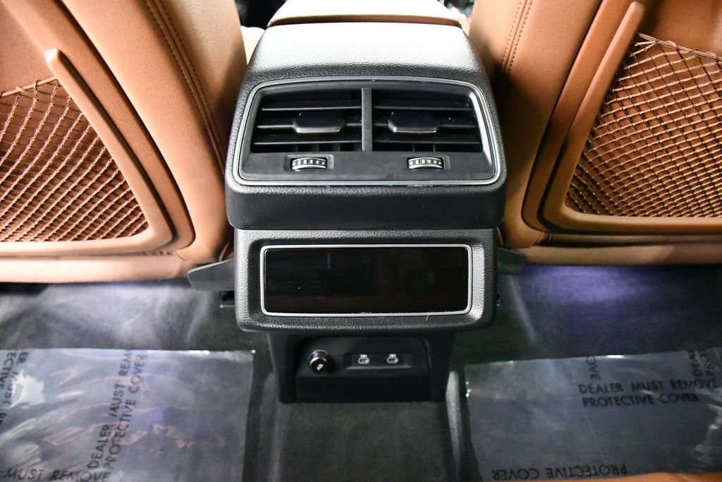 Used 2022 Audi e-tron Premium Plus w/ Premium Plus Package image 21