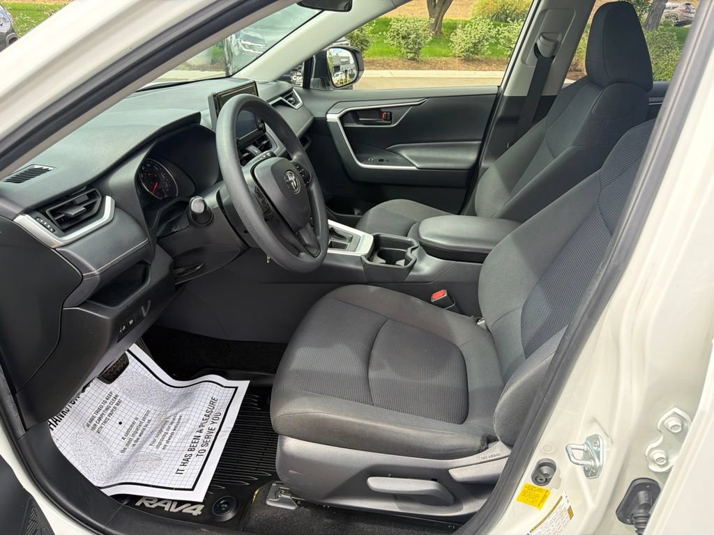 Used 2019 Toyota RAV4 LE w/ Carpet Mat Package AWD/4WD image 24