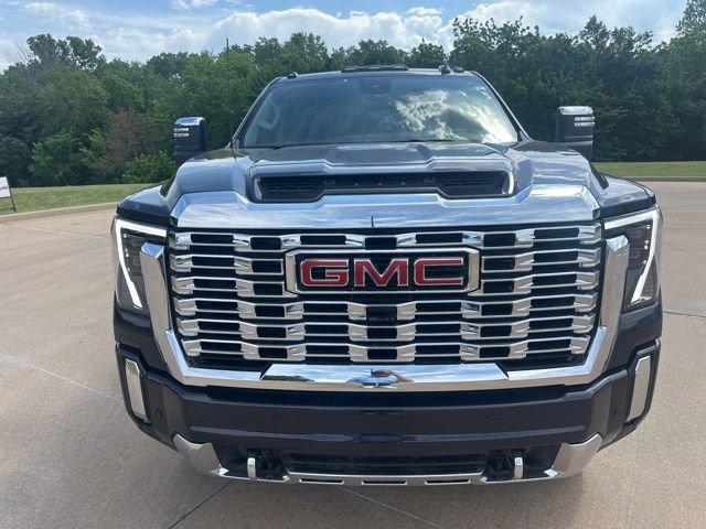 Used 2026 GMC Sierra 2500 Denali w/ Technology Package AWD/4WD image 7