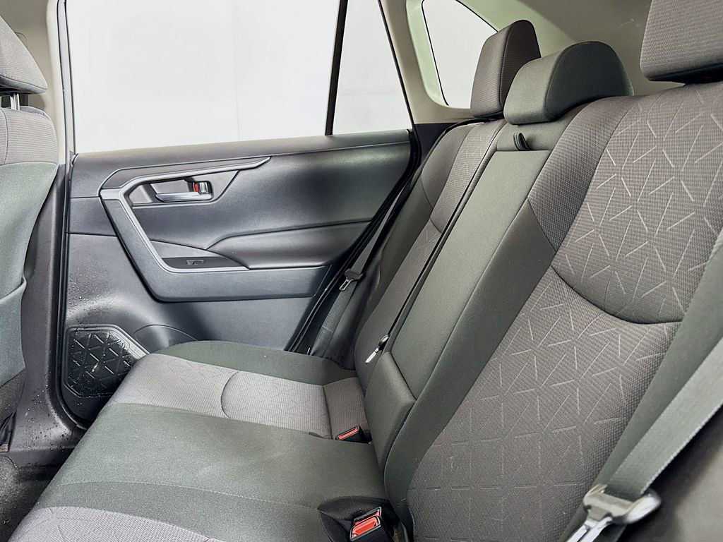Used 2019 Toyota RAV4 XLE w/ Convenience Package image 12