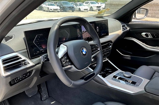Used 2025 BMW 330i Sedan image 14