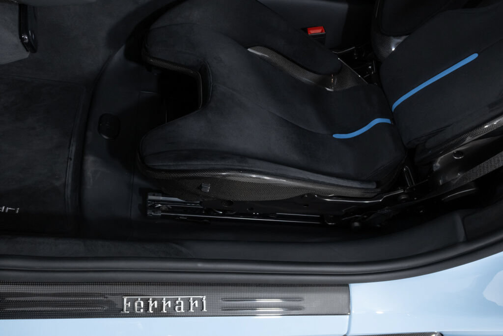 Used 2025 Ferrari 12Cilindri RWD image 31