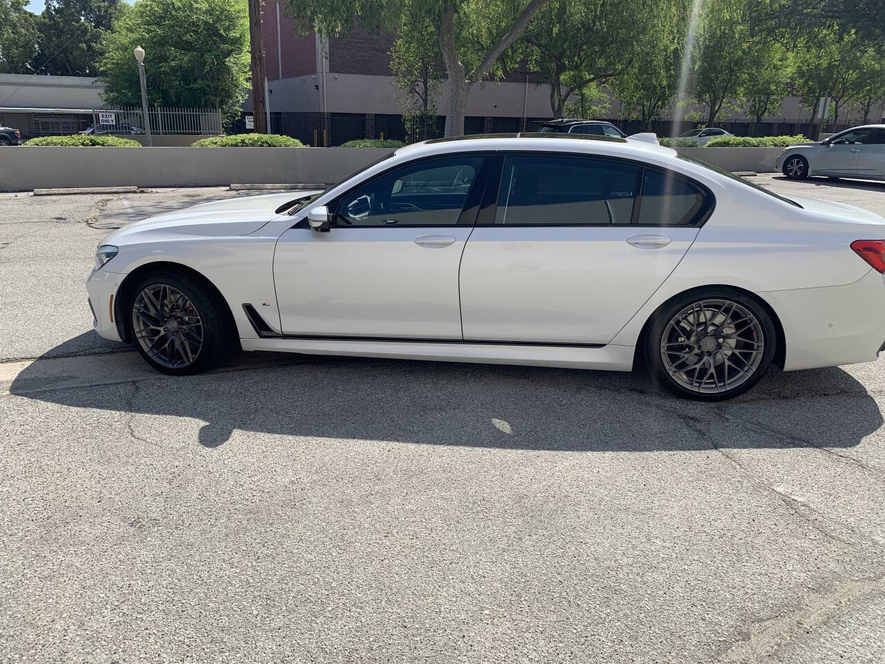 Used 2016 BMW 750i xDrive AWD/4WD image 15