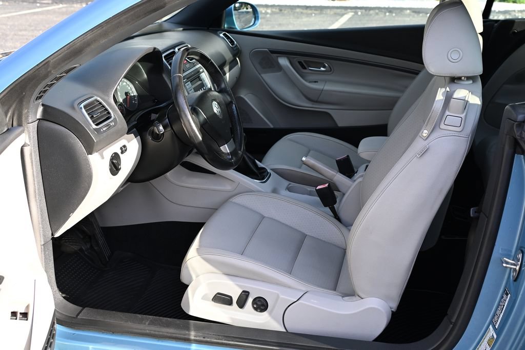 Used 2007 Volkswagen Eos 2.0T FWD image 12