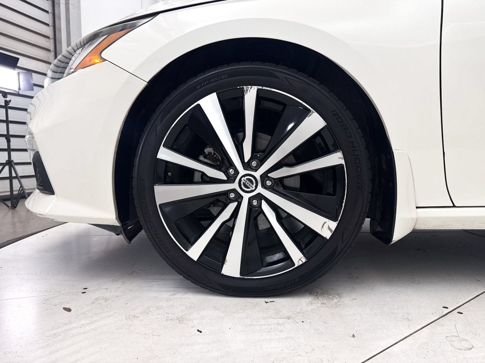 Used 2020 Nissan Altima 2.5 SR FWD image 12
