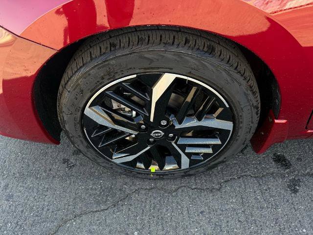 New 2025 Nissan Versa SR w/ Trunk Package FWD image 9