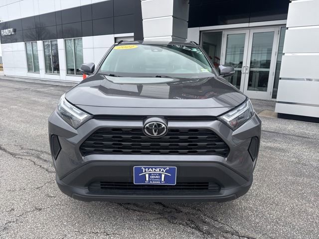 Used 2022 Toyota RAV4 XLE AWD/4WD image 2