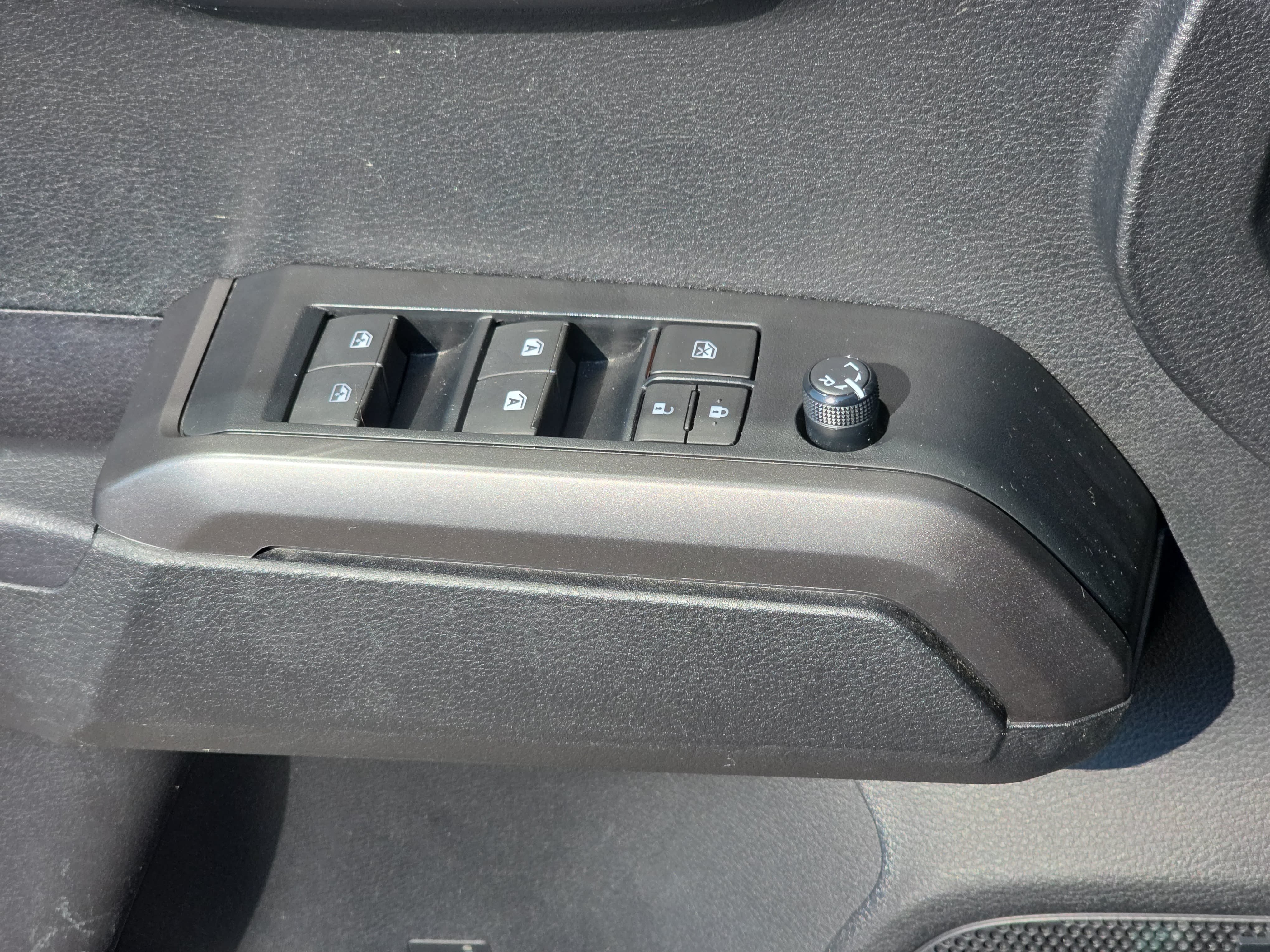 Used 2023 Toyota Tacoma TRD Sport w/ TRD Premium Sport Package AWD/4WD image 28
