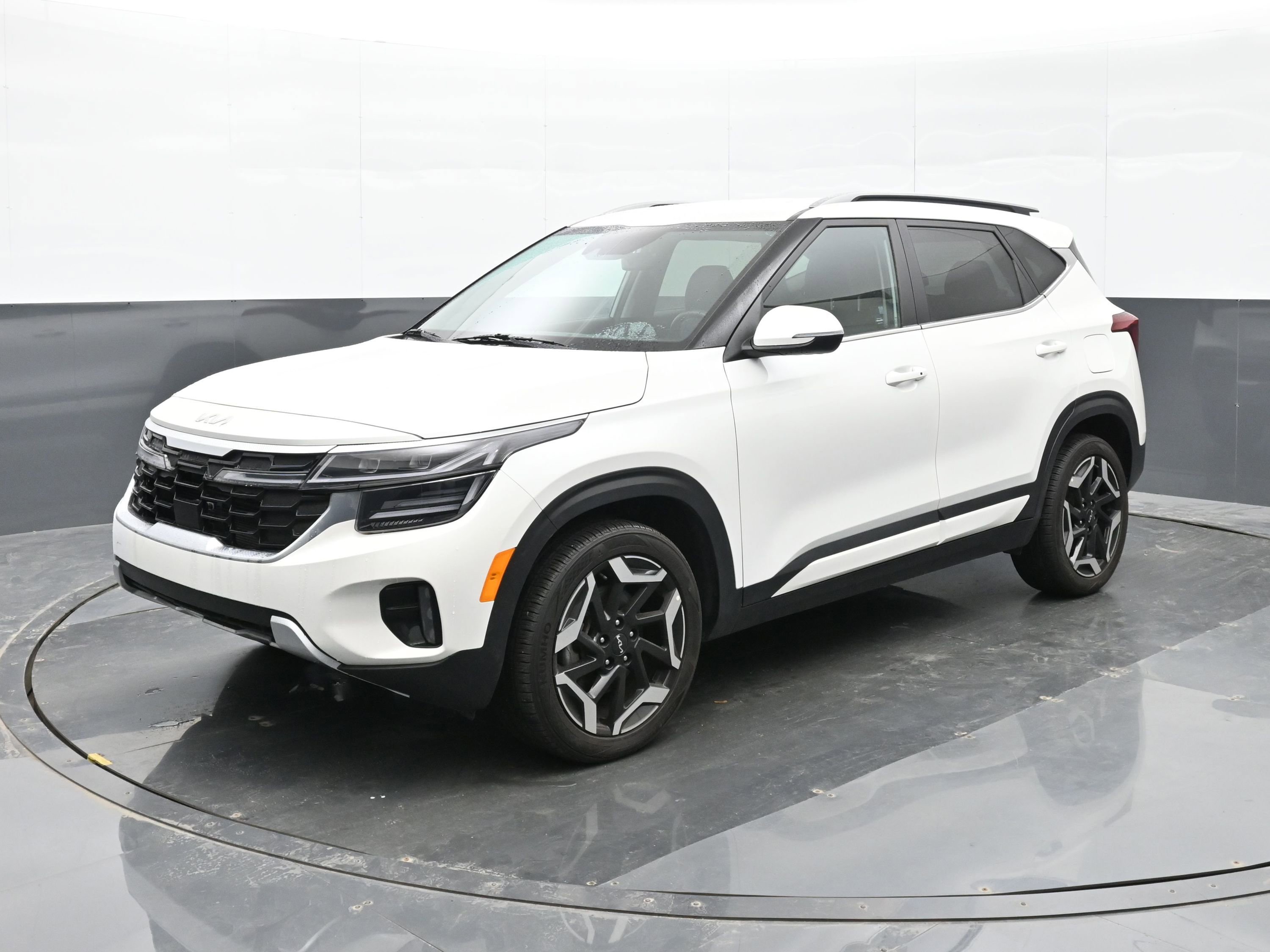 Used 2024 Kia Seltos SX image 8