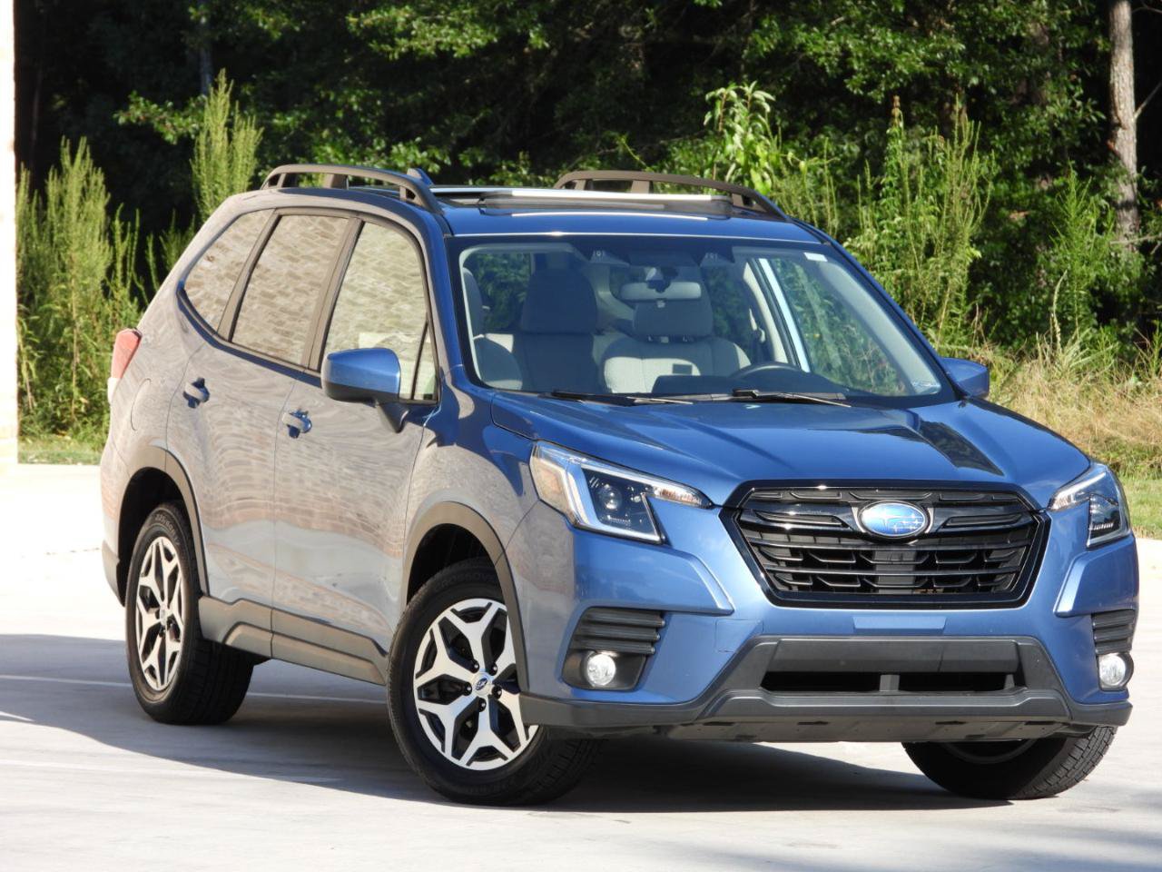 Used 2022 Subaru Forester Premium AWD/4WD image 16