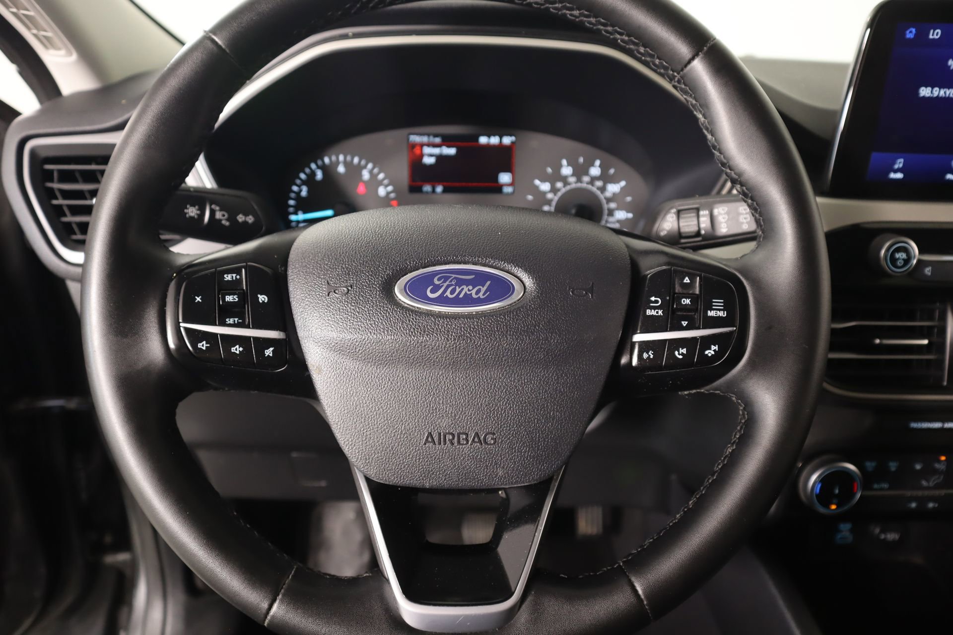 Used 2022 Ford Escape SE w/ Convenience Package image 3
