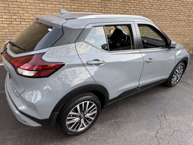 Used 2024 Nissan Kicks SV FWD image 14