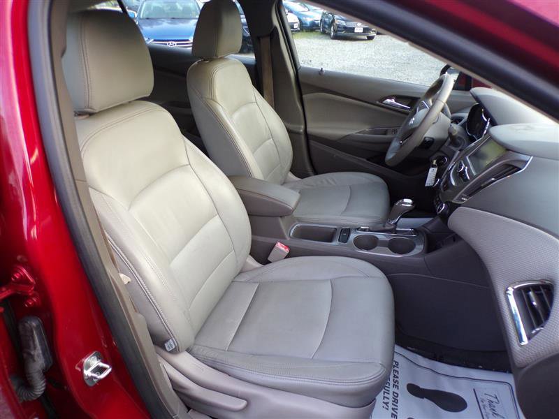 Used 2017 Chevrolet Cruze LT FWD image 23