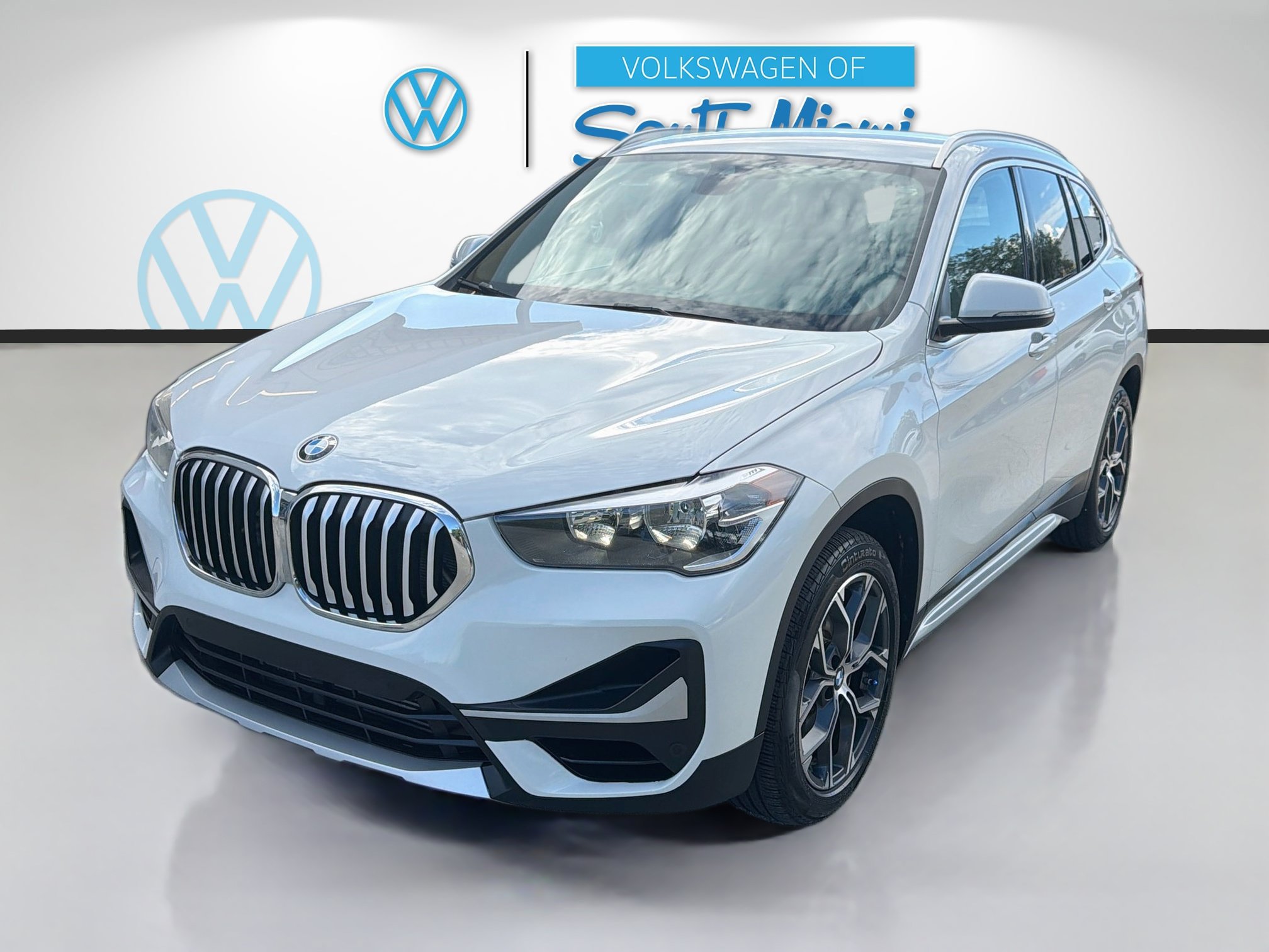 Used 2020 BMW X1 xDrive28i AWD/4WD image 3