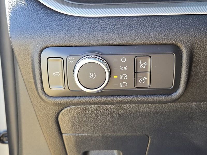 Used 2022 Ford Explorer XLT w/ Equipment Group 202A RWD image 27
