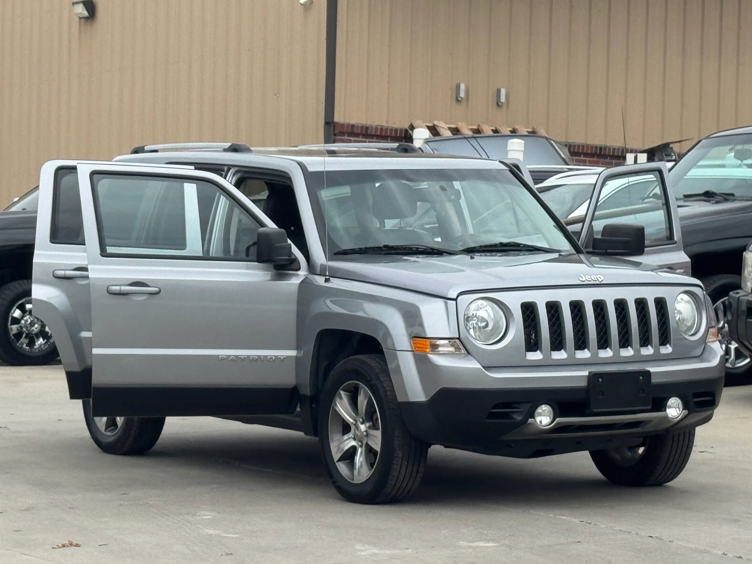 Used 2017 Jeep Patriot High Altitude image 21
