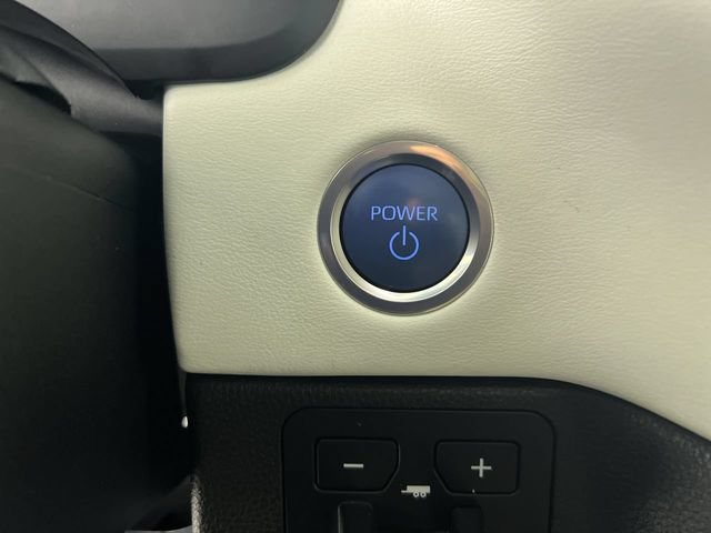 Used 2024 Toyota Sequoia Capstone AWD/4WD image 17